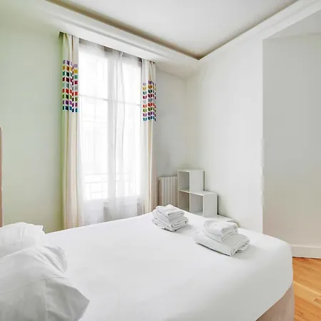 Daire Sophisticated Appt 4 Bdr 8p - 17e Porte D'asnieres *